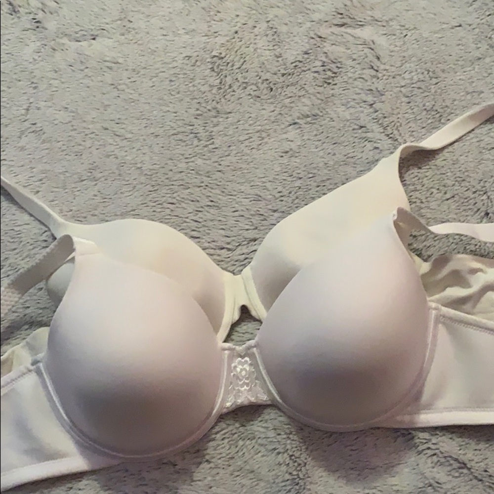 2 wired bras